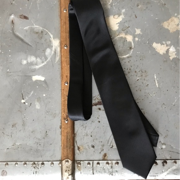 Men’s black tie. EUC - Picture 2 of 6